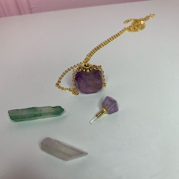 Amethyst crystal amulet necklace - Picture 5 of 9